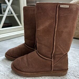 BEARPAW Women's Emma Tall  Brown Suede Sheepskin/Wool Lined Cozy Boots - Size 8